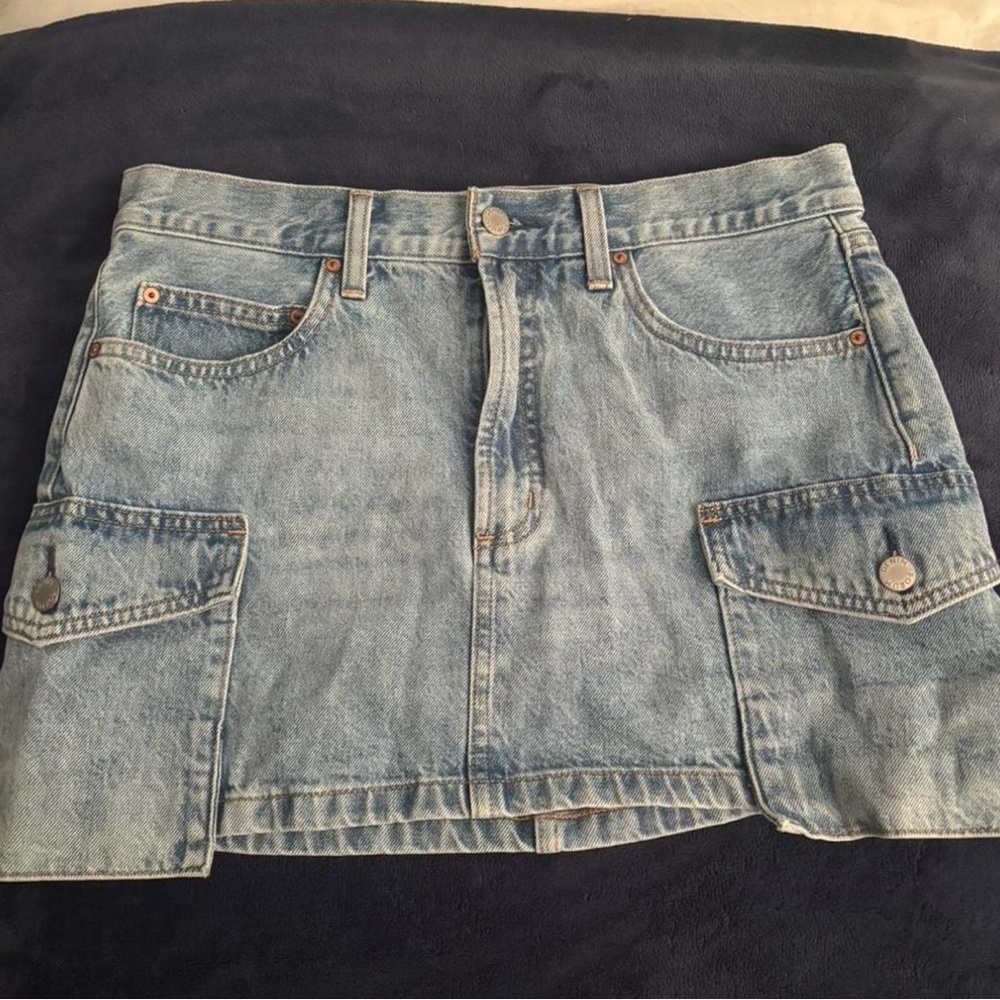 Aritzia denim cargo skirt 28